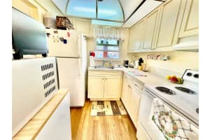 2900 Sunrise Lakes Drive, Sunrise, FL 33322 - MLS#F10481358