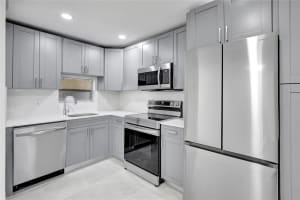 9720 S Hollybrook Lake Dr 301, Pembroke Pines, FL 33025 - MLS#F10481473