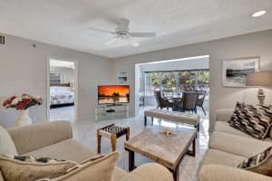 4270 NW 40th St 302, Lauderdale Lakes, FL 33319 - MLS#F10481537