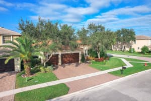 9713 Campi Dr, Lake Worth, FL 33467 Sold 06/30/25