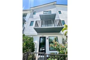 559 NE 21st Ct 5, Wilton Manors, FL 33305 Sold 02/14/25