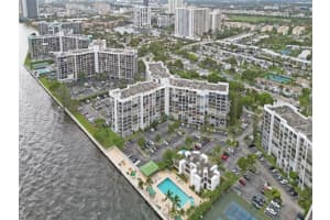 800 Parkview Drive, Hallandale Beach, FL 33009 - MLS#F10481706