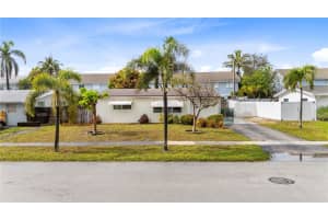 313 SE 3rd Ter, Deerfield Beach, FL 33441 Sold 05/02/25