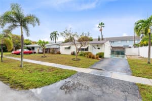 313 SE 3rd Ter, Deerfield Beach, FL 33441 Sold 05/02/25