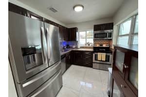 411 NW 52nd Ct, Fort Lauderdale, FL 33309 Sold 05/27/25