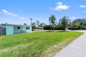 2215 SE 10th St, Pompano Beach, FL 33062 - MLS#F10481884