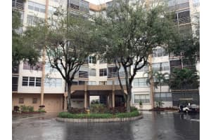 1300 Saint Charles Ph13, Pembroke Pines