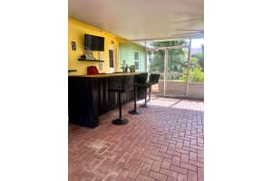 2733 NE 2nd Ave, Wilton Manors, FL 33334 Sold 02/21/25