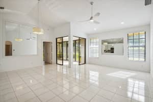 8292 Waterline Dr, Boynton Beach, FL 33472 - MLS#F10481983