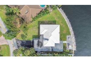 1940 E Terra Mar Dr, Lauderdale By The Sea, FL 33062 Sold 06/02/25