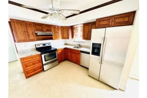 920 NE 39th St, Oakland Park, FL 33334 Sold 07/18/25