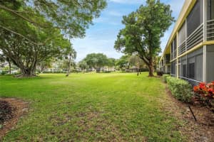 400 Oaks Ln 216, Pompano Beach, FL 33069 Sold 06/30/25
