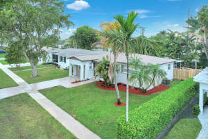317 SE 3rd Ter, Dania Beach, FL 33004 Sold 03/28/25