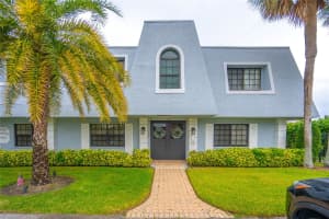 2743 NE 28th Ct 2, Lighthouse Point, FL 33064 Sold 04/28/25