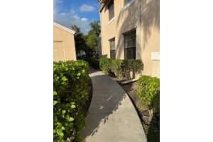 11890 Nw 11th St 11890, Pembroke Pines