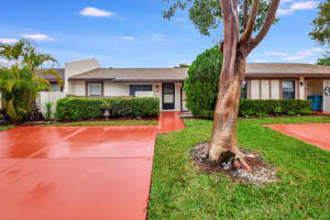3 Knightsbridge Ln, Boynton Beach, FL 33426 Sold 03/25/25