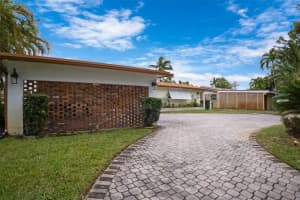 207 N 46th Ave, Hollywood, FL 33021 Sold 05/14/25