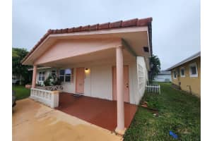 5713 Nw 70th Ter, Tamarac