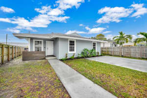 242 NW 80th St, Miami, FL 33150 Sold 02/24/25