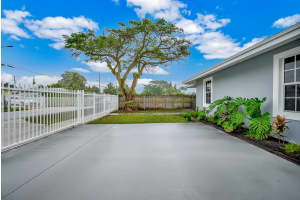 242 NW 80th St, Miami, FL 33150 Sold 02/24/25