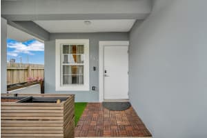 242 NW 80th St, Miami, FL 33150 Sold 02/24/25