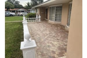 7040 NW 7th St, Plantation, FL 33317 Sold 03/24/25