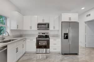 436 13TH PLACE SW, Vero Beach, FL 32962 Sold 03/21/25