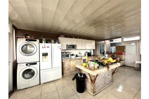 9201 NW 121st Ter, Hialeah Gardens, FL 33018 Sold 04/15/25