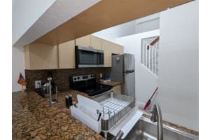 914 Coral Club Dr 914, Coral Springs, FL 33071 Sold 03/19/25