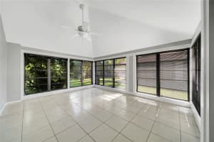 7056 Lantana Ln, Tamarac, FL 33321 Sold 04/03/25