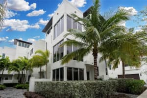 246 Garden Ct 246, Lauderdale By The Sea