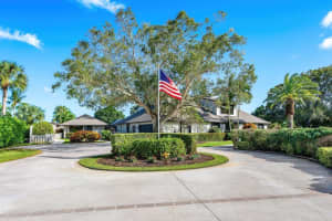 304 Elm ter, Jensen Beach, FL 34957 Sold 03/07/25