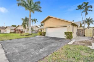 9339 NW 47th St, Sunrise, FL 33351 Sold 04/01/25