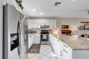 326 W Pine Street 20, Lantana, FL 33462 Sold 02/28/25