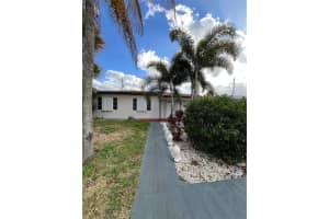 1121 S 15th Ave, Lake Worth Beach, FL 33460 Sold 04/01/25