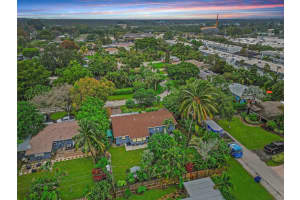 300 NW 28th St, Wilton Manors, FL 33311 Sold 04/25/25