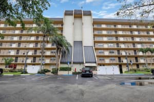 3300 W Rolling Hills Cir 701, Davie