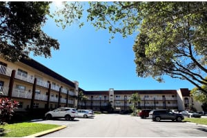 8880 Sunrise Lakes Blvd 212, Sunrise, FL 33322 Sold 02/28/25