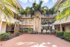 1958 Monroe St 305, Hollywood, FL 33020 Sold 04/03/25