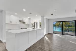 9881 Fairway Cove Ln, Plantation, FL 33324 Sold 04/16/25