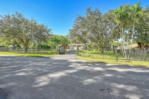 MLS# F10484003, Southwest Ranches, Florida 33331