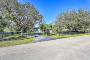 MLS# F10484003, Southwest Ranches, Florida 33331