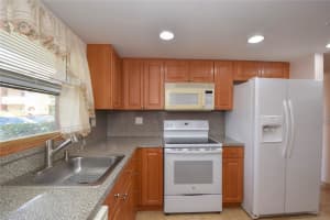 9300 Sunrise Lakes 108, Sunrise, FL 33322 Sold 03/28/25
