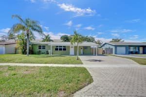 303 SE 3rd Ter, Deerfield Beach, FL 33441 Sold 07/30/25