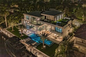 725 SE POINCIANA DR, Fort Lauderdale, FL 33301 Sold 01/31/25