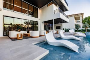 725 SE POINCIANA DR, Fort Lauderdale, FL 33301 Sold 01/31/25