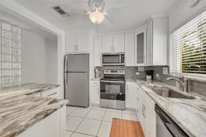 256 SW 11th St, Pompano Beach, FL 33060 Sold 06/18/25