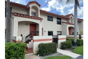 608 Congressional Way 608, Deerfield Beach, FL 33442 Sold 04/04/25