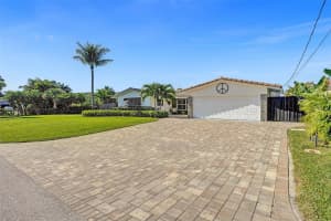 941 SE 10th Ct, Pompano Beach, FL 33060 Sold 03/03/25
