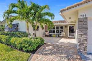 941 SE 10th Ct, Pompano Beach, FL 33060 Sold 03/03/25